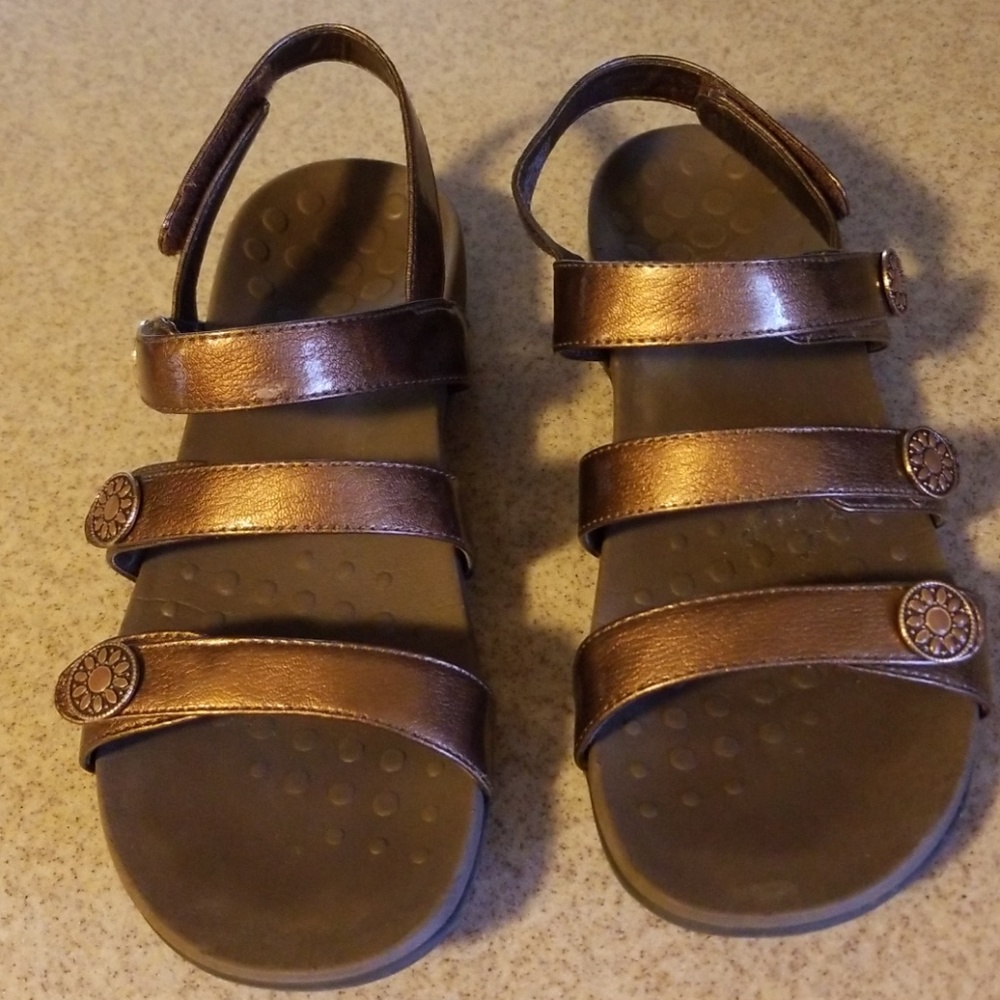 Vionic metallic brown sandals size 8